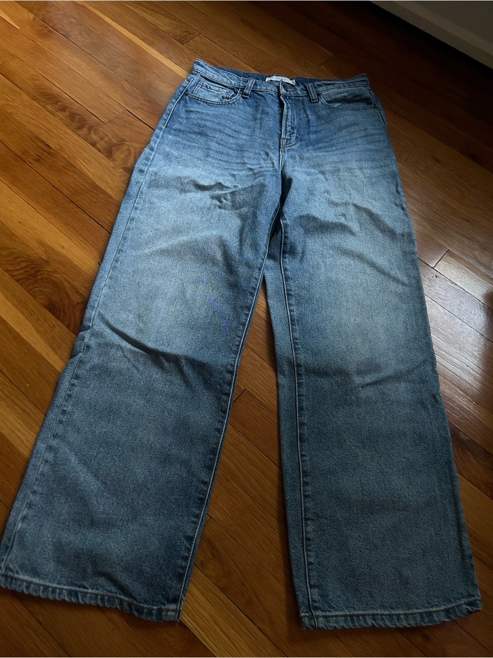 Wide-Leg Women's Jeans in Medium Blue Wash
